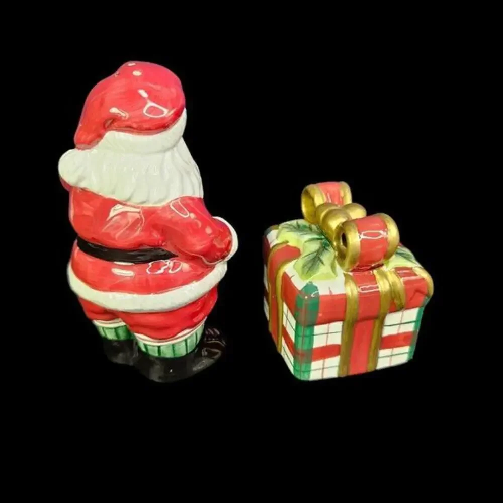 Fitz and Floyd Salt and Pepper Shakers Santa Claus Xmas Present Ceramic New READ